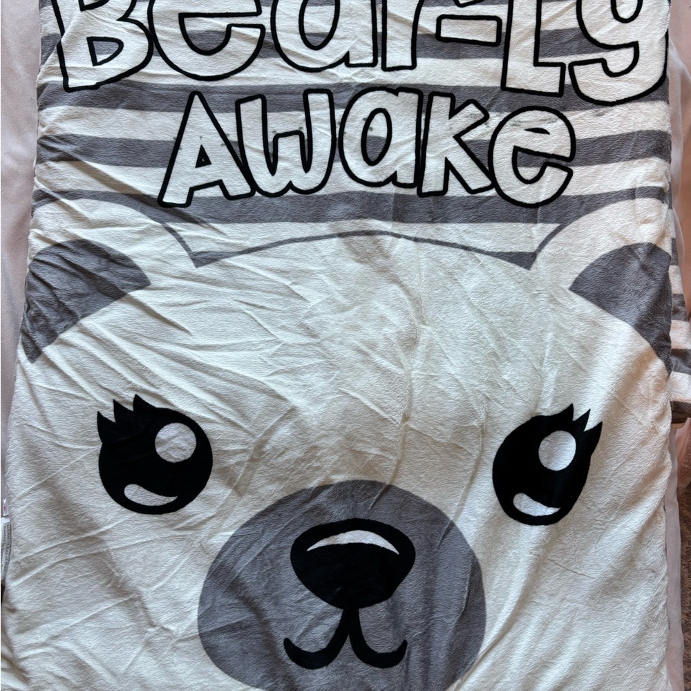 Bearly Awake girls sleeping bag - Black and Gray